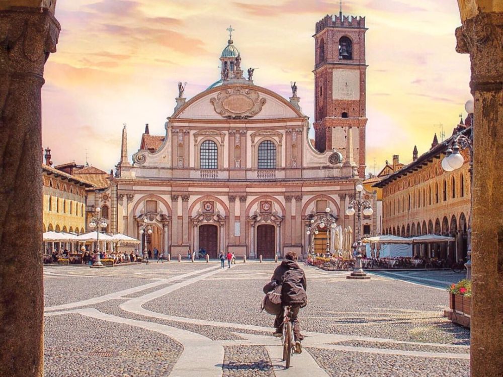 Piazza Ducale - námestie v meste Vigevano